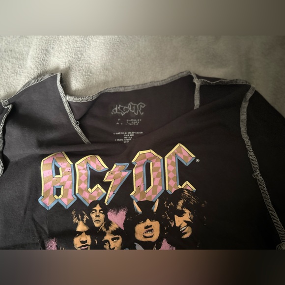 Crop Top. AC/DC. - Picture 3 of 3